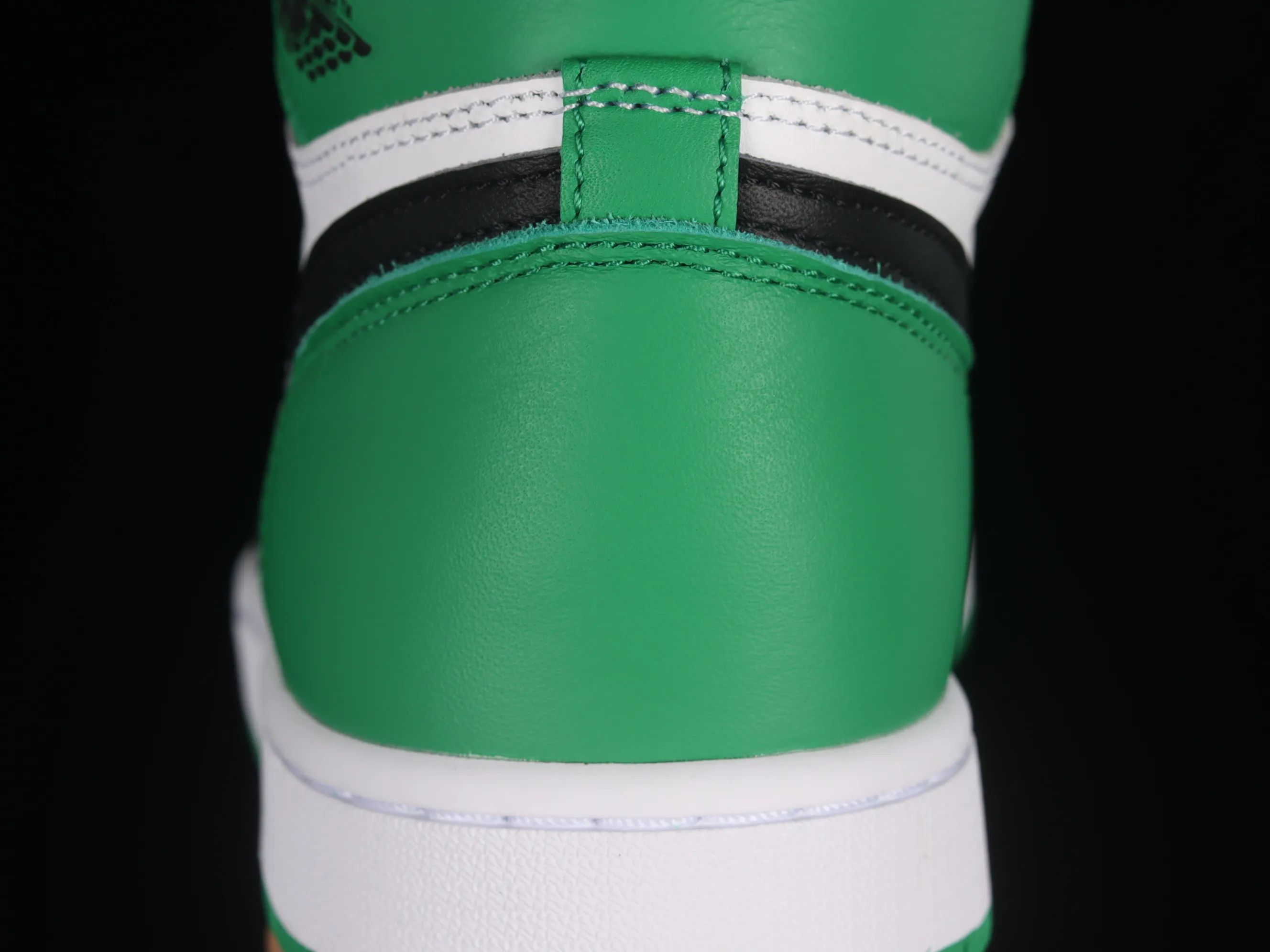 All categories Air Jordan Jordan series basketball shoes Air Jordan 1 High LJR version Air Jordan 1 High OG "Lucky Green" AJ1 Joe 1 Celtics Black Green Toe DZ5485-031